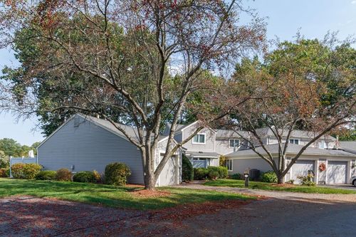 28 Walden Pond Dr, Nashua, NH, 03064-2877 | Card Image