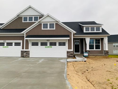 53-6602 Timber Crest Dr, Rockford, MI, 49341-9853 | Card Image