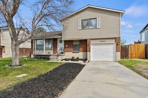 6085 S Park Wood Dr, Kearns, UT, 84118-8607 | Card Image