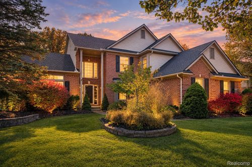 47645 River Woods Dr, Canton, MI, 48188-3296 | Card Image