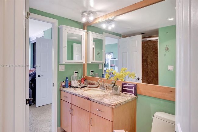 C308 - 3 Grove Isle Dr, Condo with 2 bedrooms, 2 bathrooms and null parking in Coconut Grove FL | Image 8