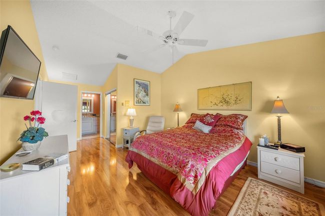 7640 - 5933 Clubside Dr, Condo with 2 bedrooms, 2 bathrooms and null parking in SARASOTA FL | Image 20