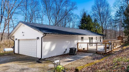 10050 Perryton Rd, Frazeysburg, OH, 43822-9314 | Card Image