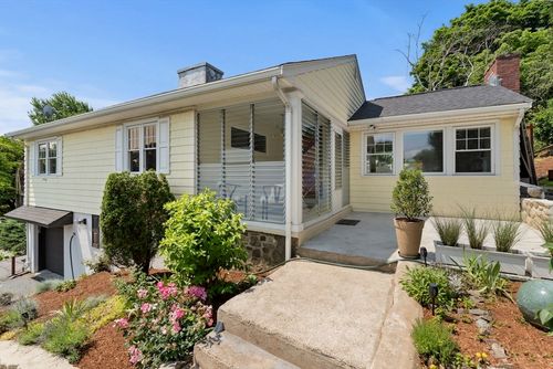 10 Ridge St, Arlington, MA, 02474-1706 | Card Image