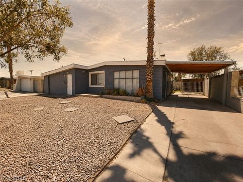 345 S Mallard St, Las Vegas, NV, 89107-2631 | Card Image