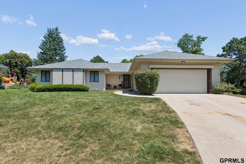 4952 Dumfries Cir, Bellevue, NE, 68157-2414 | Card Image