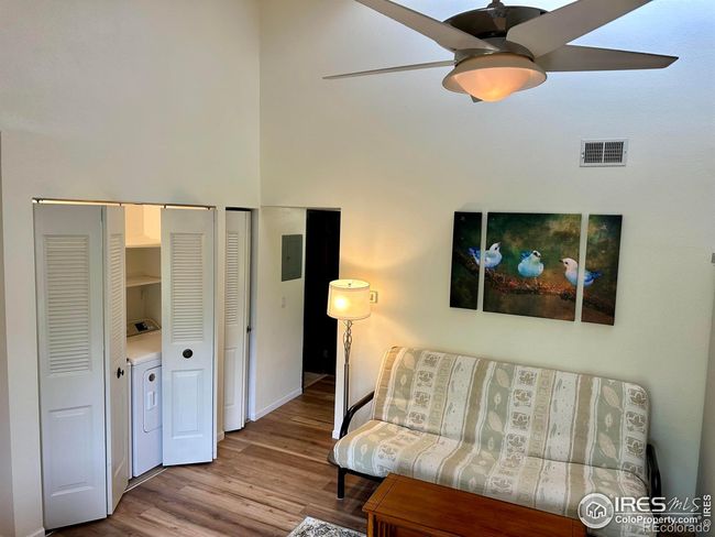 Vaulted ceilings with extra upper southern windows | Image 14
