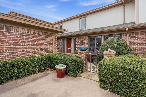 79 One Main Pl, Benbrook, TX, 76126-2206 | Card Image