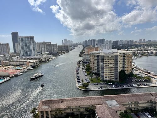 r2105-2602 E Hallandale Beach Blvd, Hallandale Beach, FL, 33009-4819 | Card Image