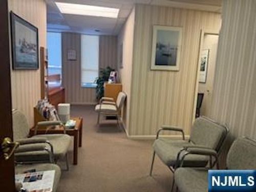 191 Hamburg Tpke, Pompton Lakes, NJ, 07442-2330 | Card Image