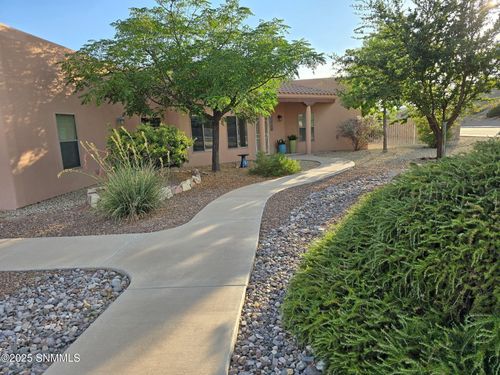 3031 Cheyenne Dr, Las Cruces, NM, 88011-5283 | Card Image