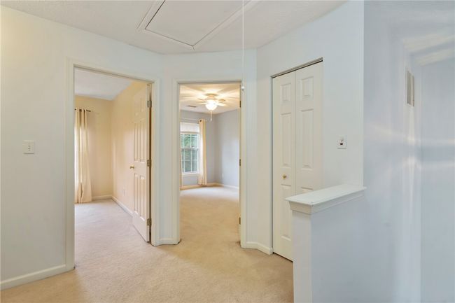 927 Castlegate Cir, House other with 3 bedrooms, 3 bathrooms and 2 parking in Greensburg PA | Image 17