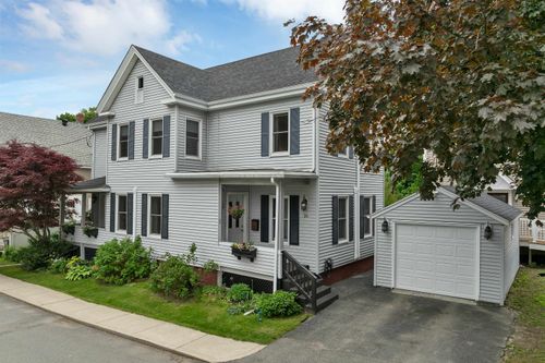 24 Chester St, Amesbury, MA, 01913-1502 | Card Image