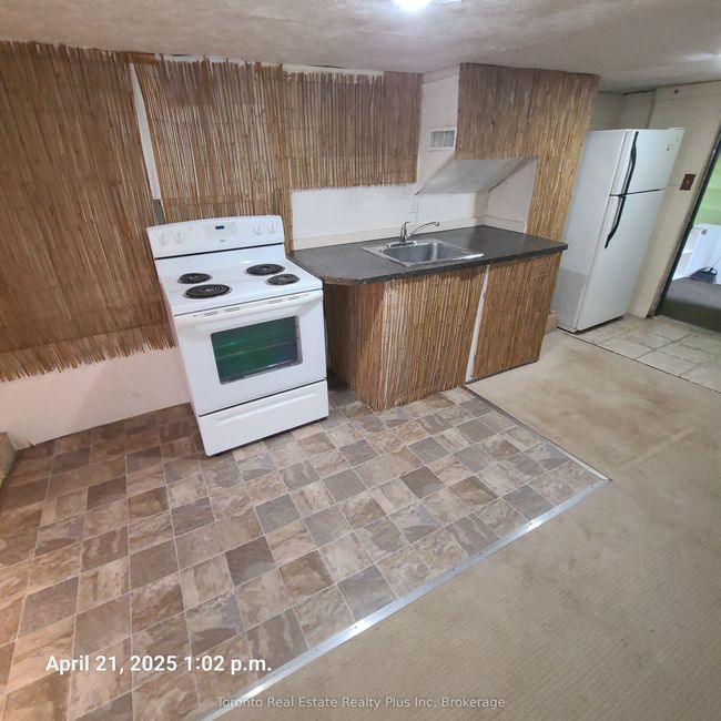 6359 Ker St, House other with 4 bedrooms, 2 bathrooms and 1 parking in Niagara Falls ON | Image 16