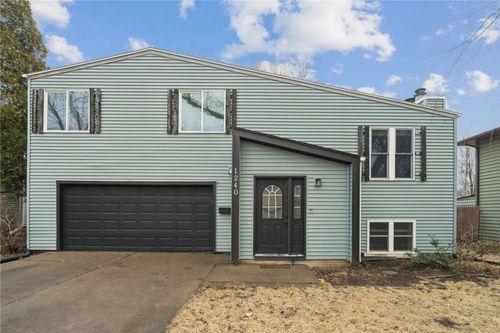 1240 Esther Ct, Iowa City, IA, 52240-2561 | Card Image