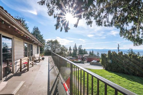 4902 Laurel Ave, Sechelt, BC, V7Z0B7 | Card Image