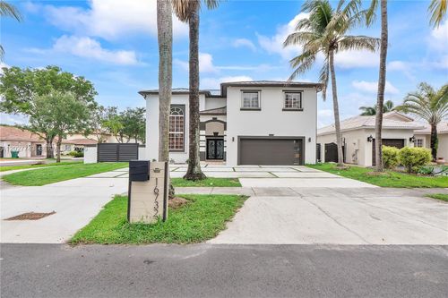 16732 Nw 89th Pl, Miami Lakes, FL, 33018-6317 | Card Image