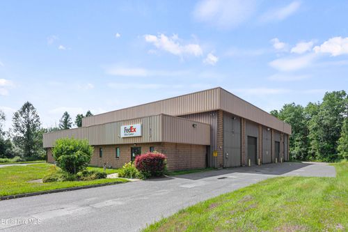 1 Federico Dr, Pittsfield, MA, 01201-5518 | Card Image