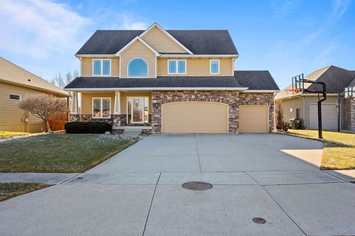 527 Sw 32nd Ct, Ankeny, IA, 50023-9055 | Card Image