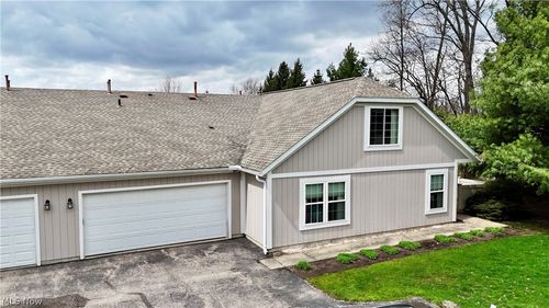 318 Millennium Dr, Tallmadge, OH, 44278-1086 | Card Image