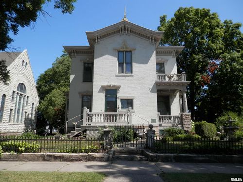 310 E Broadway, Monmouth, IL, 61462-1867 | Card Image