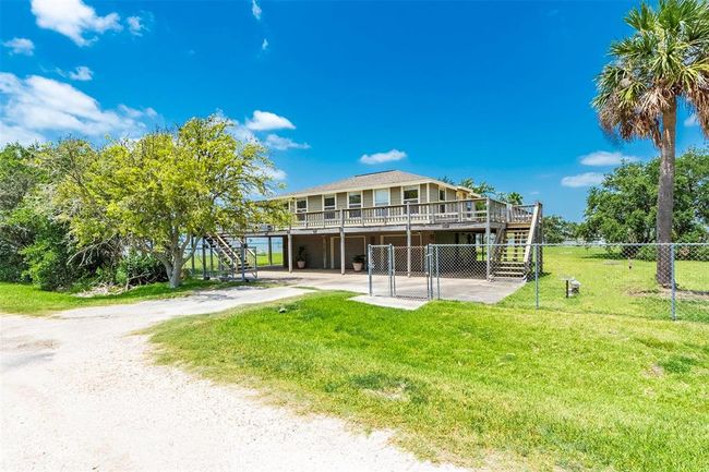 1102 15 Th St, House other with 2 bedrooms, 2 bathrooms and null parking in San Leon TX | Image 6
