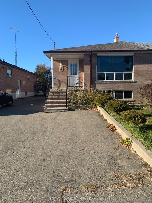 24 Dean St, Brampton, ON, L6W1M6 | Card Image