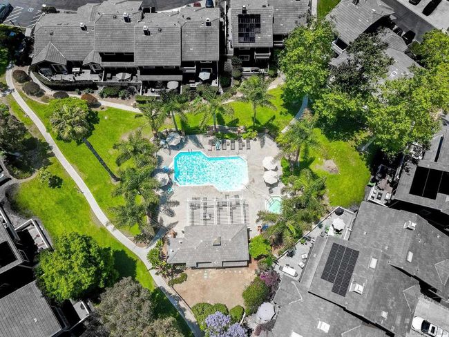 677 Summer View Cir, Townhouse with 2 bedrooms, 3 bathrooms and 2 parking in Encinitas CA | Image 49