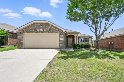 9012 Heartwood Dr, Fort Worth, TX, 76244-8616 | Card Image