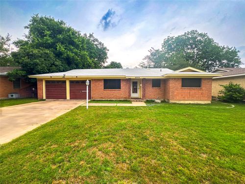 4929 Madella St, Haltom City, TX, 76117-2319 | Card Image