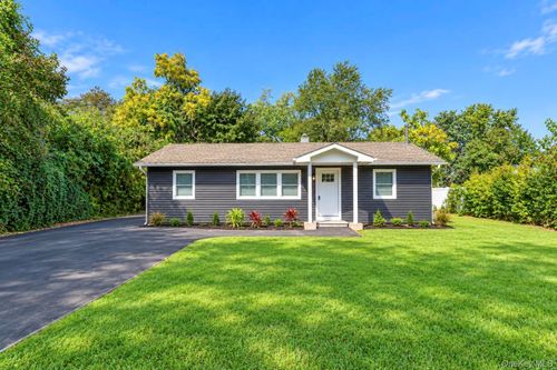 13 Patton Street, Islip, NY, 11717 | Card Image