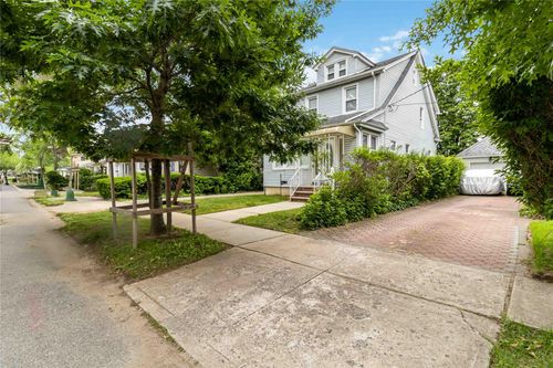 114 175th St, Addisleigh Park, NY, 11434-1449 | Card Image