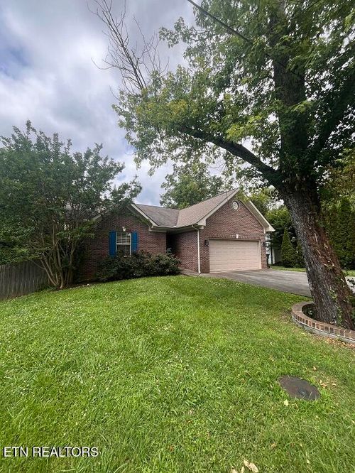 1333 Willmann Ln, Knoxville, TN, 37919-8148 | Card Image