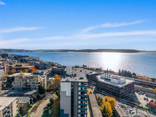 unit-402-521 5th Ave W, Seattle, WA, 98119-3939 | Card Image