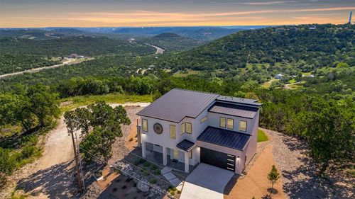 8621 Nina Ln, Jonestown, TX, 78645-2357 | Card Image