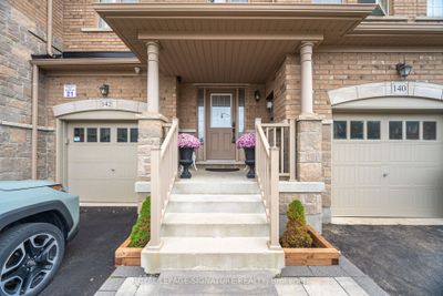 140 Agava St, Home with 3 bedrooms, 4 bathrooms and 3 parking in Brampton ON | Image 2