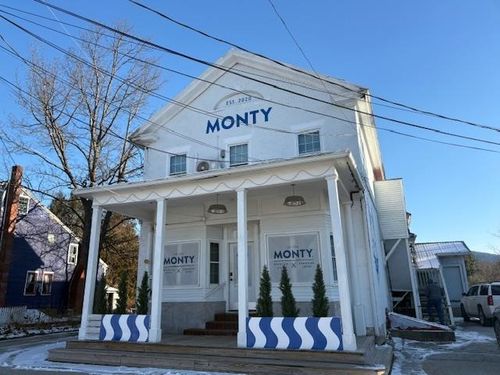 3892 Us Route 7, Pittsford, VT, 05763-9291 | Card Image