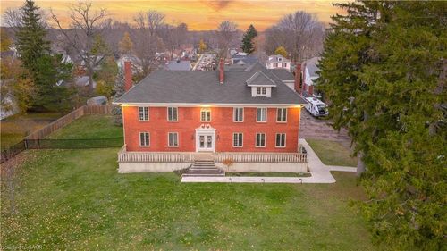 417 Broad St W, Dunnville, ON, N1A1T4 | Card Image