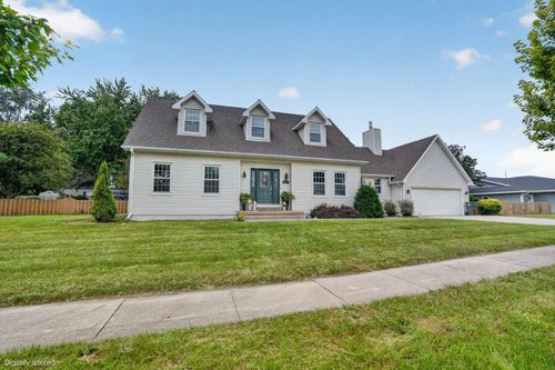 517 Jessica Ln, Cedar Falls, IA, 50613-6637 | Card Image