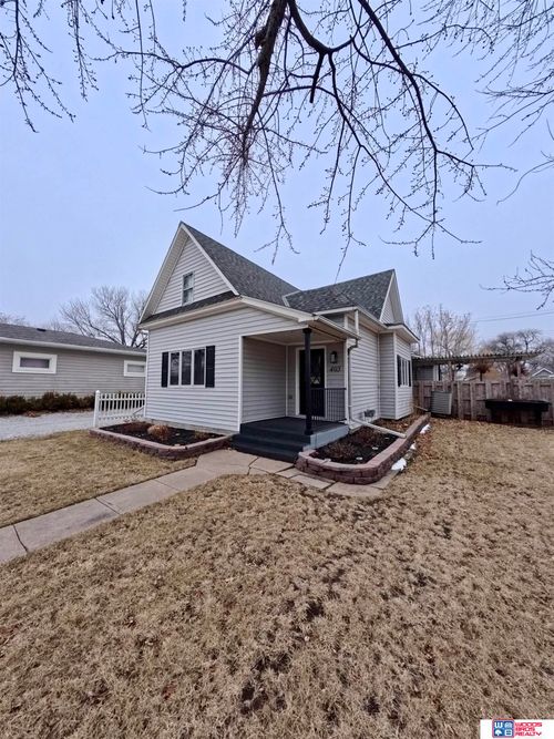 405 E 6th St, Stromsburg, NE, 68666-4034 | Card Image