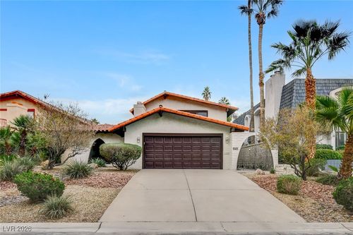 945 Vegas Valley Dr, Las Vegas, NV, 89109-1533 | Card Image