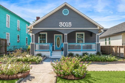 3015 Avenue R, Galveston, TX, 77550-7639 | Card Image