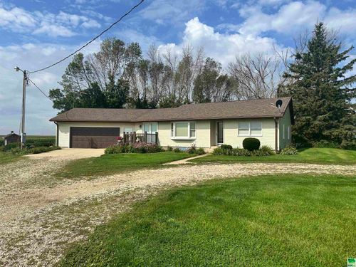 654 580th St, Cleghorn, IA, 51014-7071 | Card Image