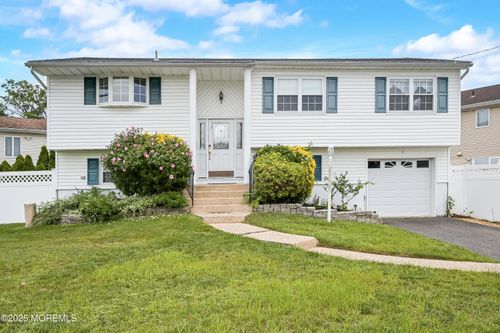 3 Dublin Ln, Hazlet, NJ, 07730-1105 | Card Image