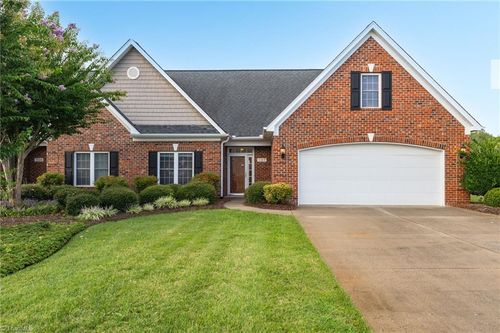 107 Sunny Pl, Reidsville, NC, 27320-6755 | Card Image
