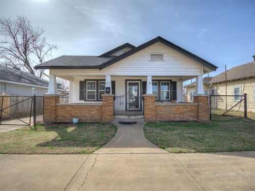 635 W Ford St, Shawnee, OK, 74801-5719 | Card Image