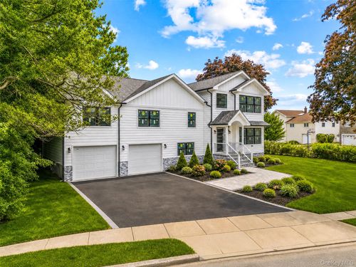2 Circle Dr, Syosset, NY, 11791-6804 | Card Image
