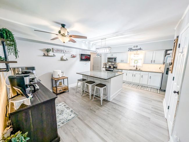 49 Auld Brass Rd-25 TV | Image 10