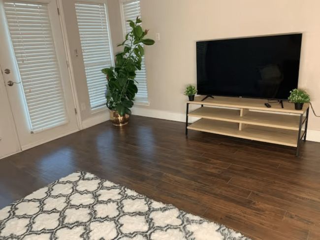 Living area (Furniture not included) | Image 6