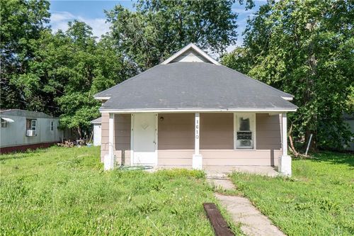 1610 N 3rd St, Neodesha, KS, 66757-1111 | Card Image